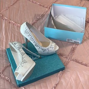 Brand New white lace pumps